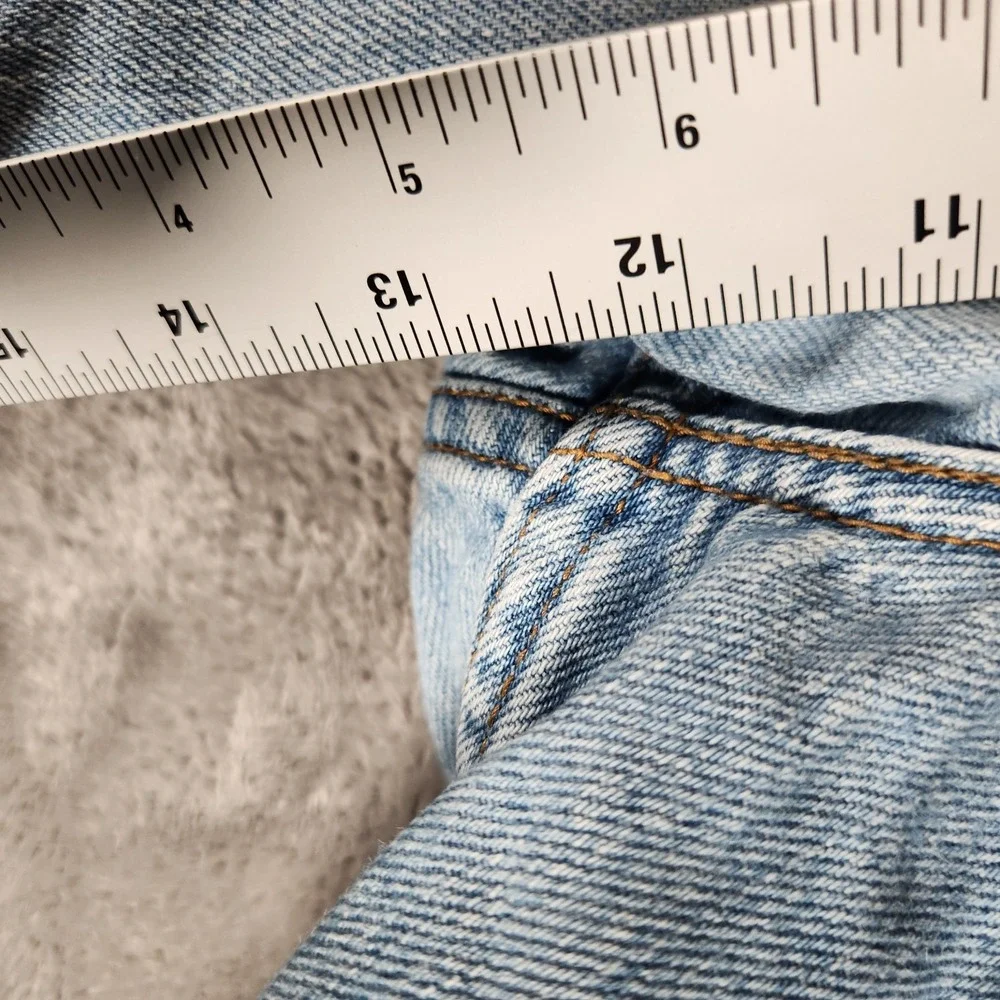 Levi's 550 Jeans Men's 38X31 (Tag 38X32) Blue Relaxed‎ STAIN and MISSING LOOP